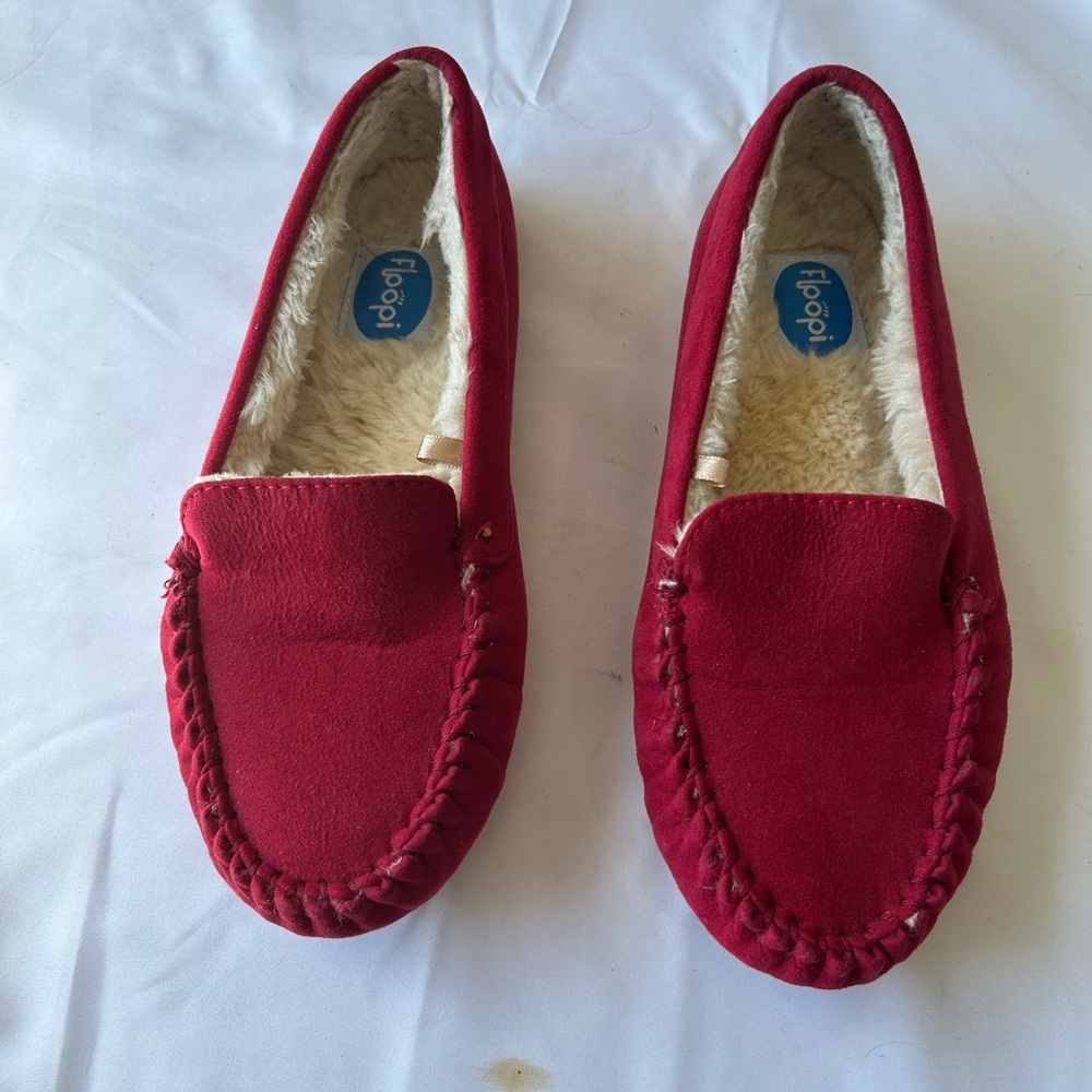 Floopi Women’s Lily Moccasin Suede Slippers Size 6